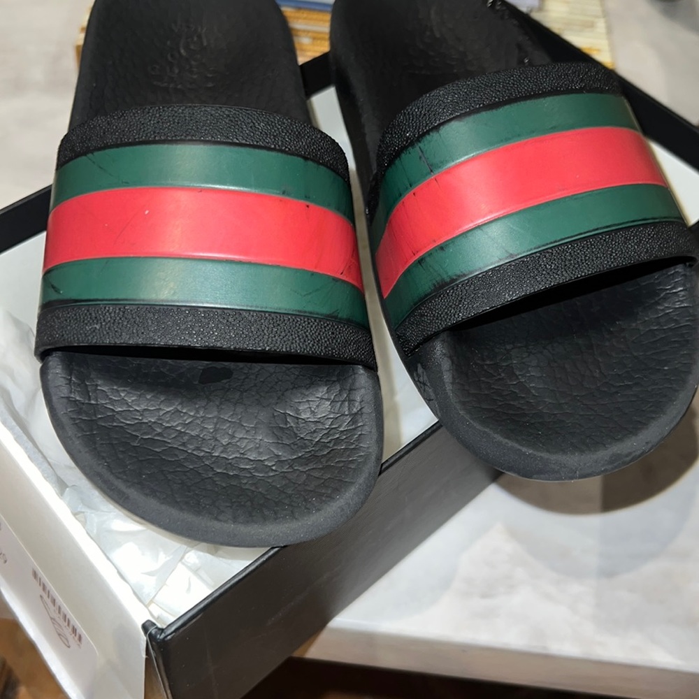 Gucci Kids Slippers - Black with Red and Green Bands